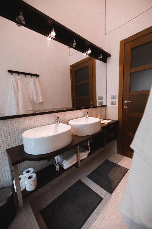 Mrdoyle Apartment Catalani Милано Екстериор снимка